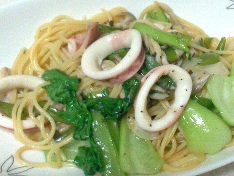 イカとチンゲン菜のパスタ